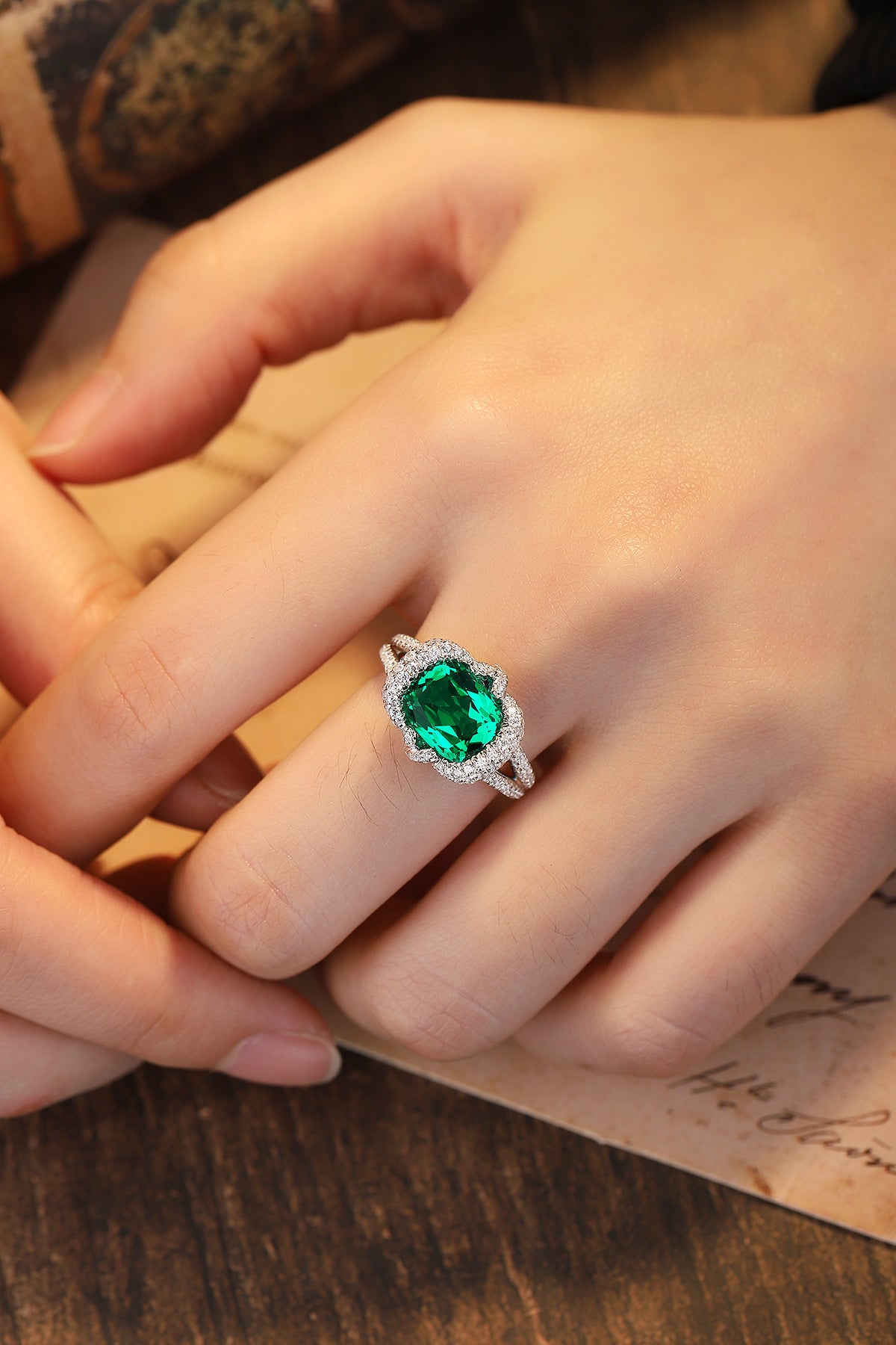 Laboratory grown emerald ring,main stone 2.95CT,9K gold ring setting