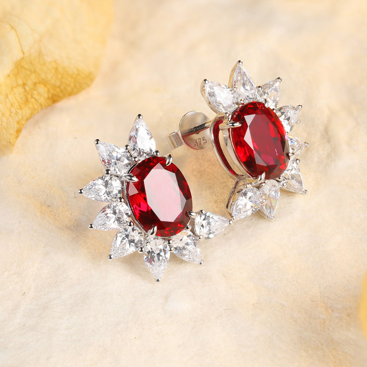 Laboratory grown ruby ear stud,main stone 4.64CT,9K gold ring setting