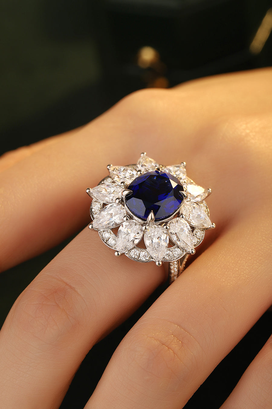 Laboratory grown sapphire ring,main stone 6.875CT,9K gold ring setting