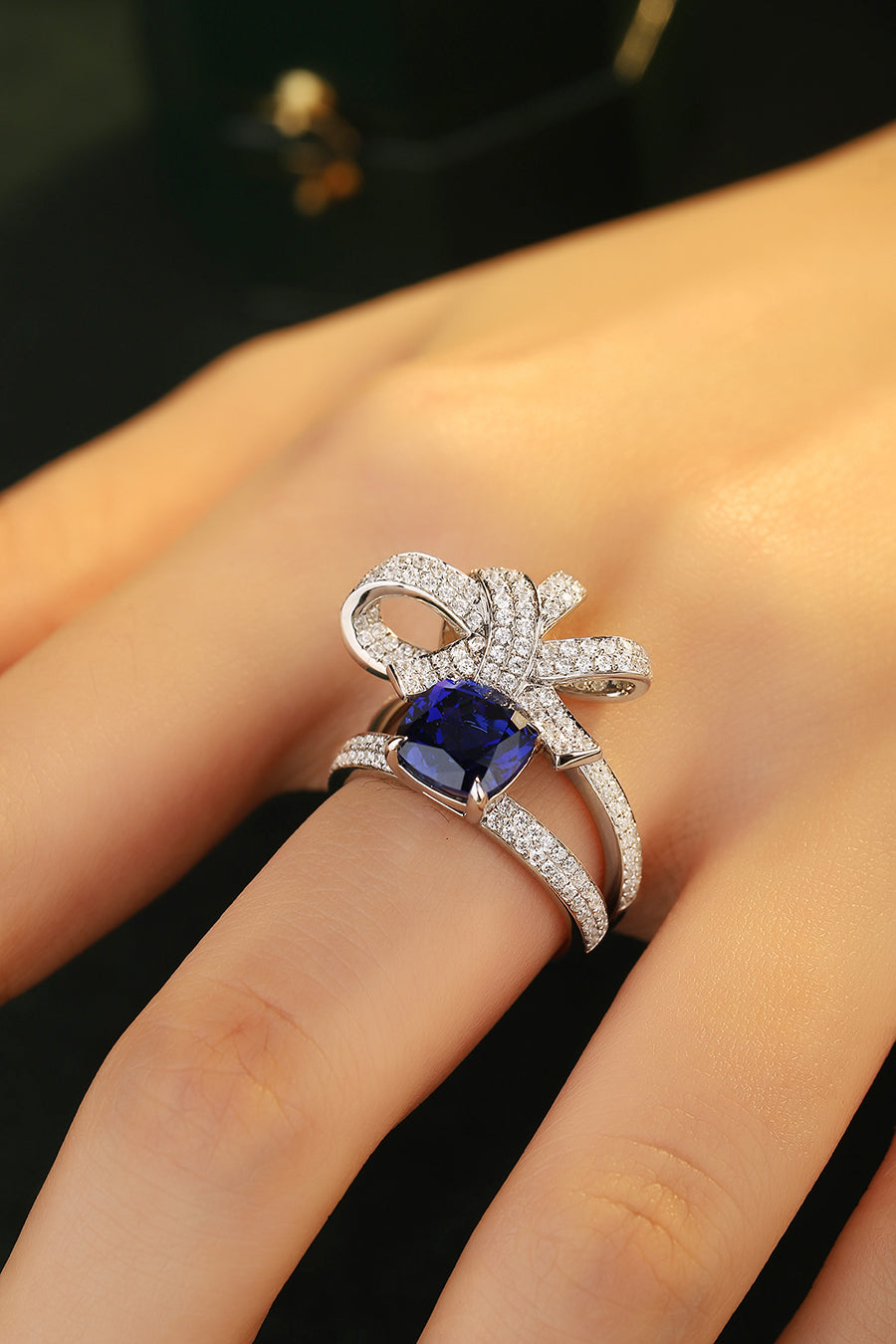 Laboratory grown sapphire ring,main stone 3.09CT,9K gold ring setting