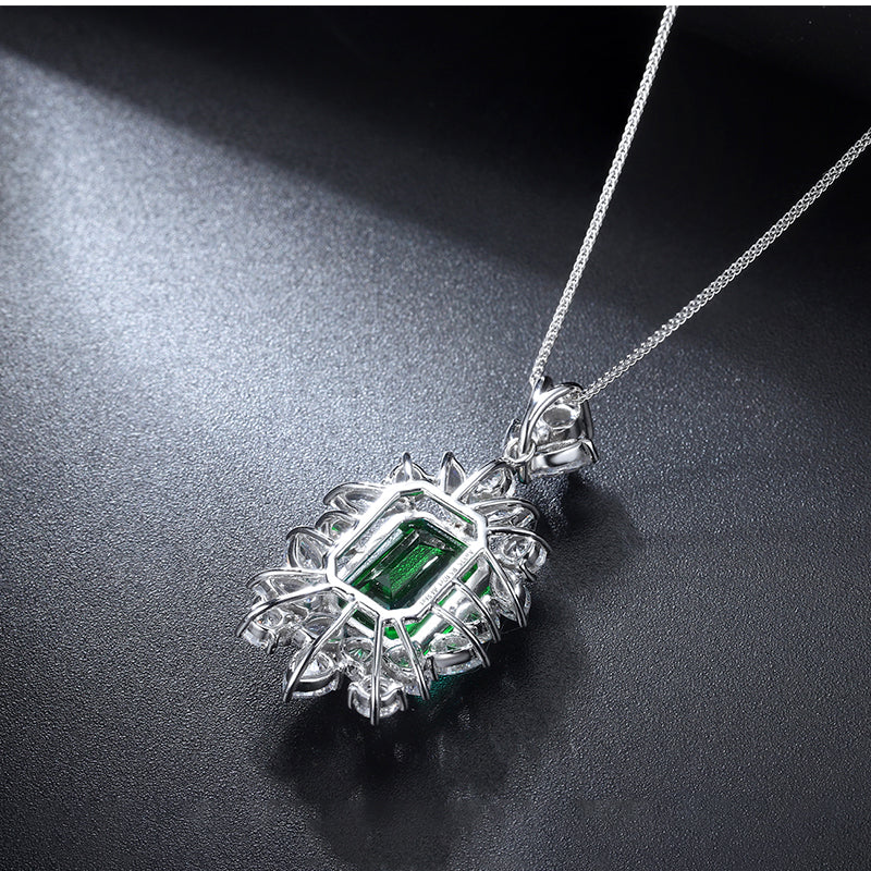 Laboratory grown emerald necklace,main stone 5.02CT,9K gold necklace setting