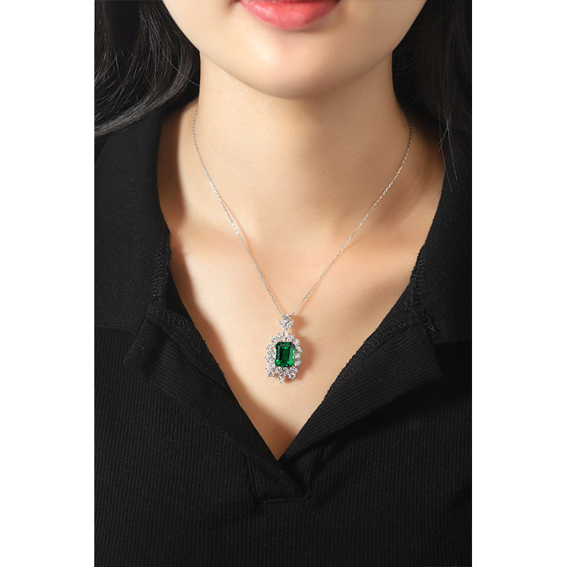 Laboratory grown emerald necklace,main stone 5.02CT,9K gold necklace setting