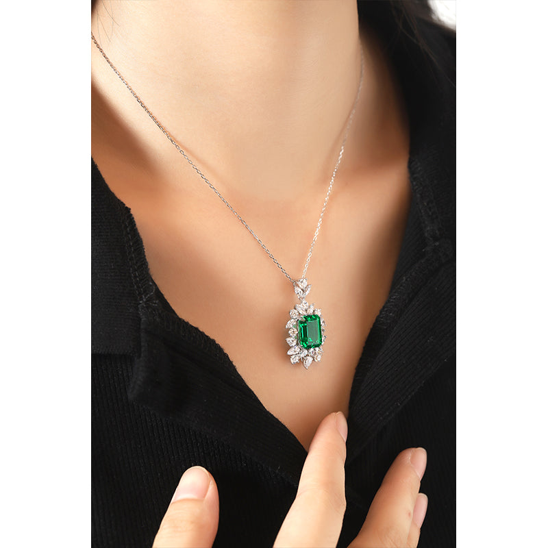 Laboratory grown emerald necklace,main stone 5.02CT,9K gold necklace setting