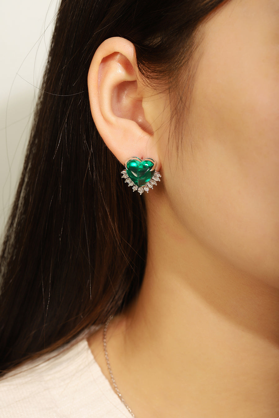 Laboratory grown emerald ear stud,main stone 17.04CT,9K gold necklace setting